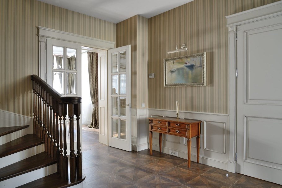 Отделка стен фанерой