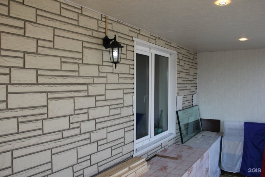 Отделка балкона панелями