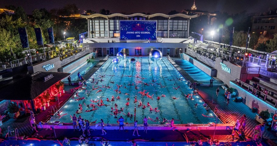 Открытый бассейн Чайка в Москве