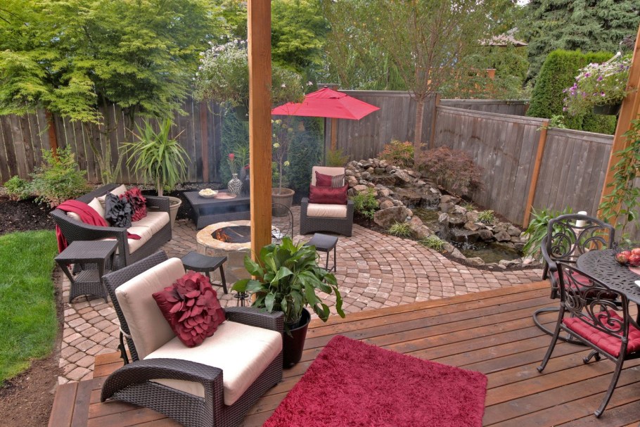 Патио на дачном участке