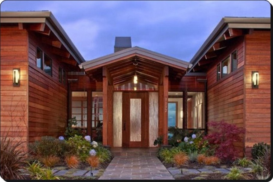 Входная группа для частного дома дерево