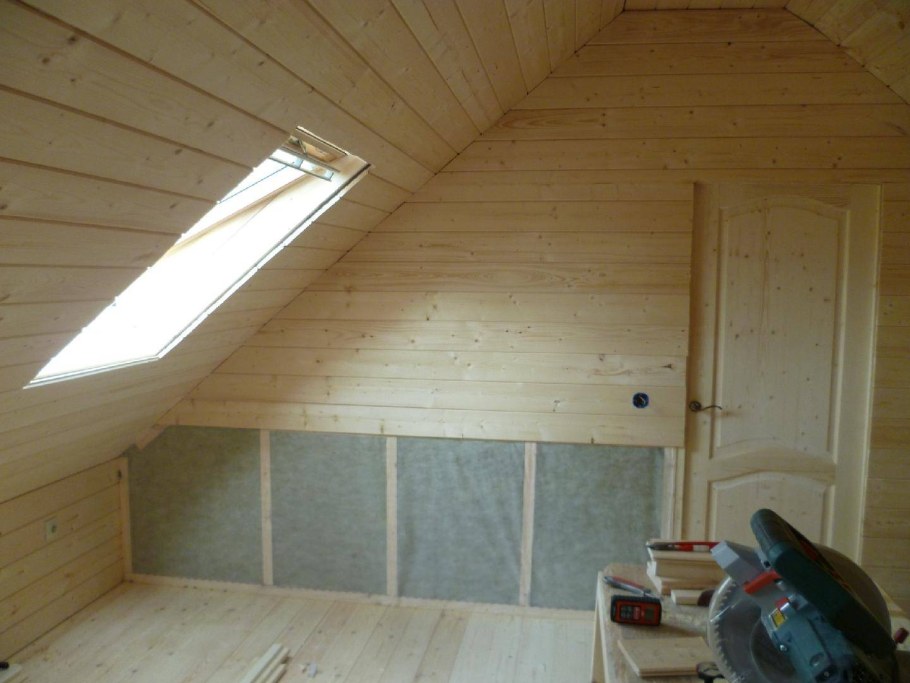 Обшивка мансарды вагонкой