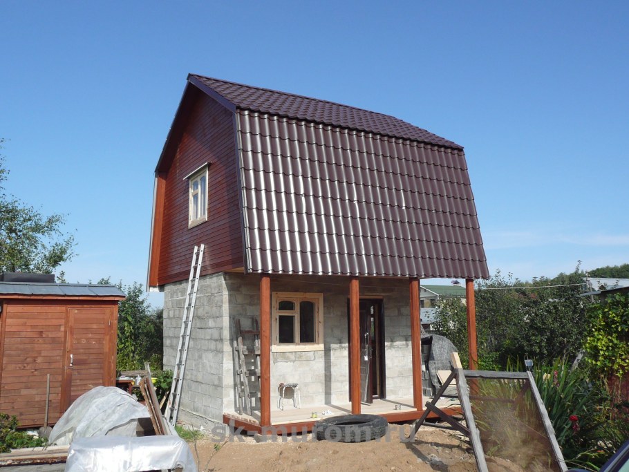 Мансардная крыша на даче