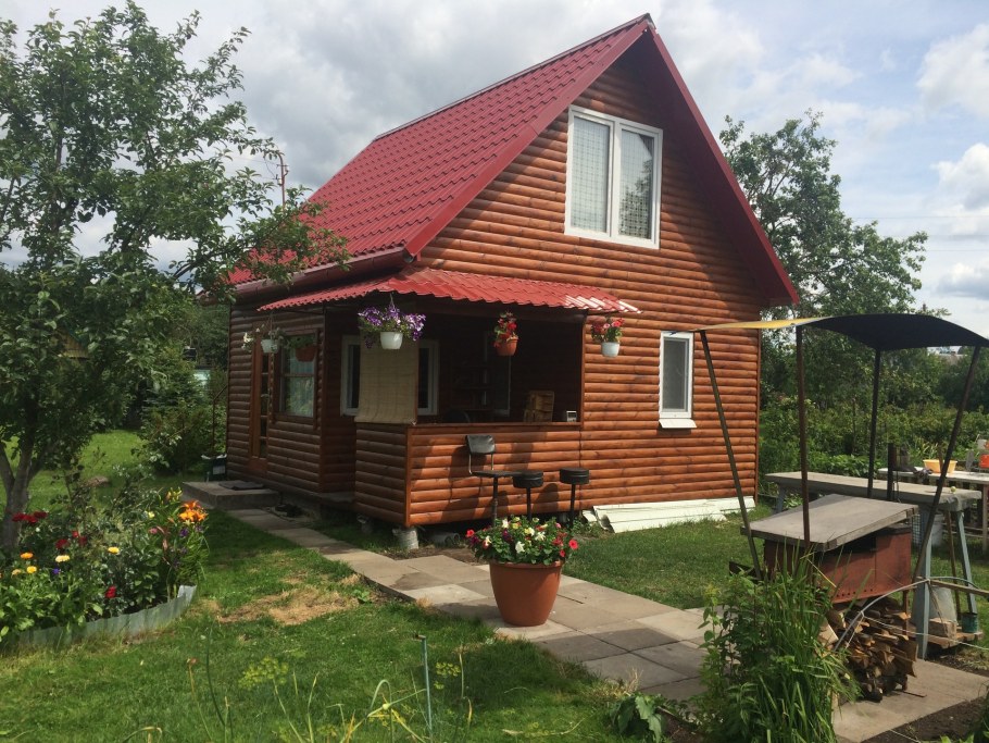 Дачный домик на участке