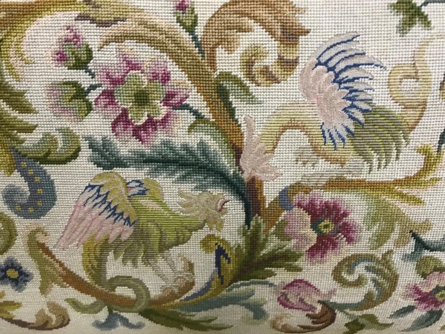 Диван гобеленовый