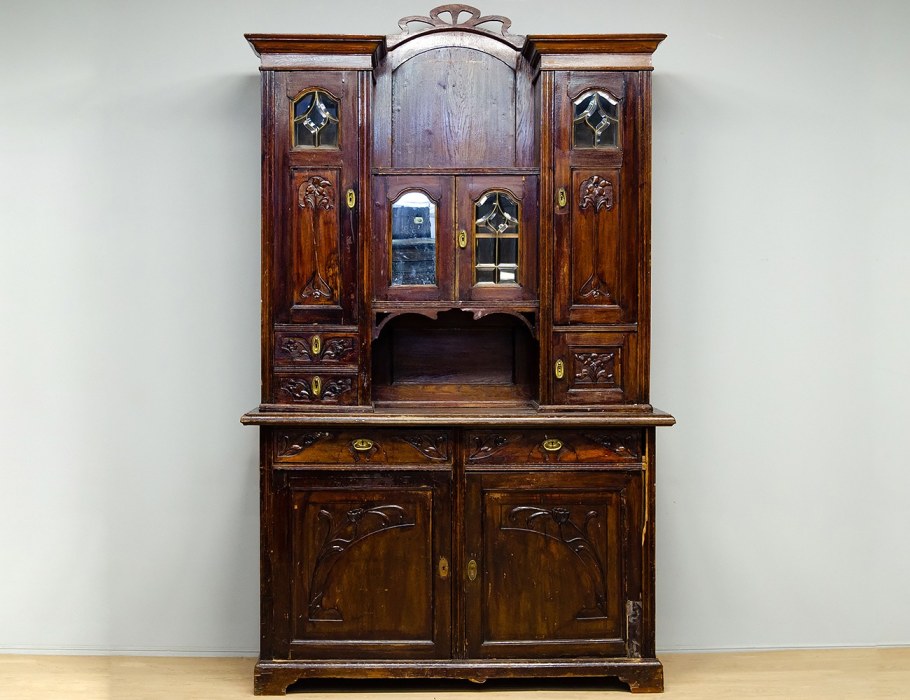 Старинный буфет