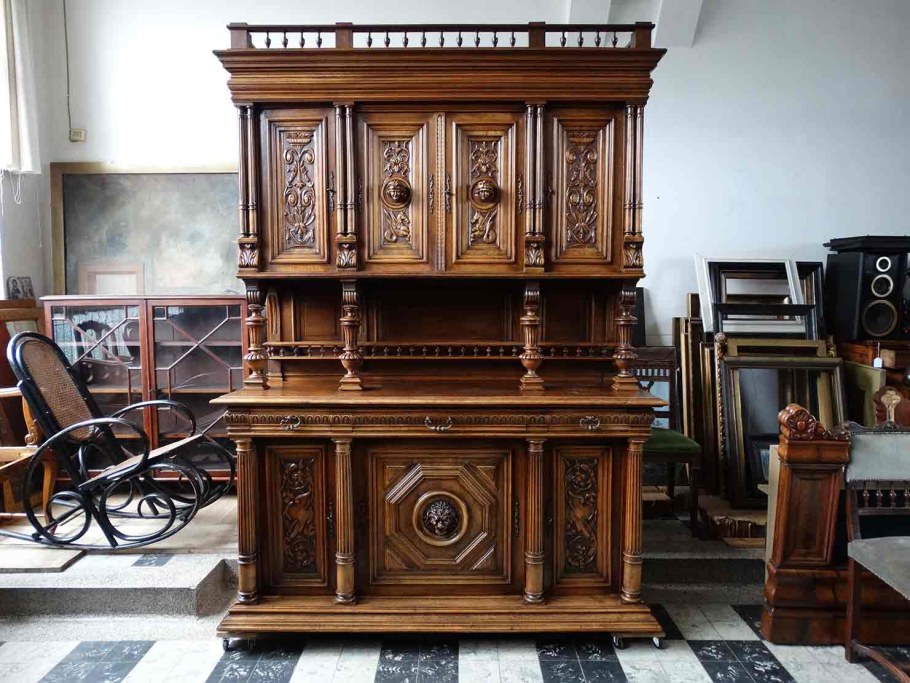 Реставрированный сервант XIX
