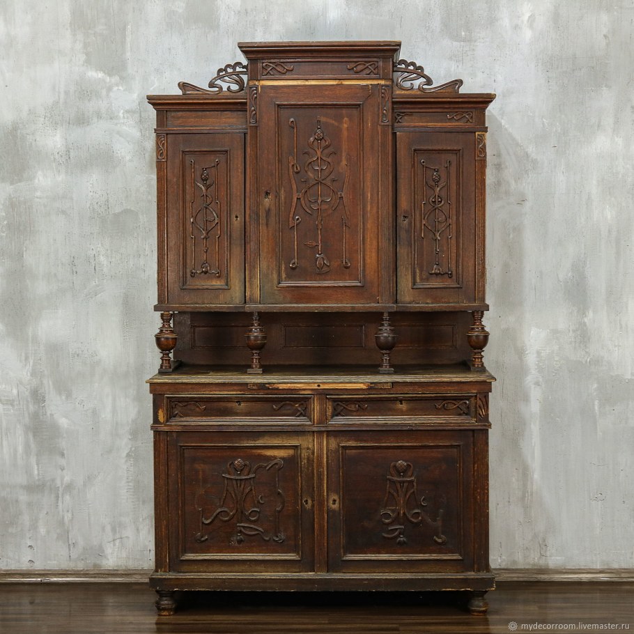 Антикварный буфет