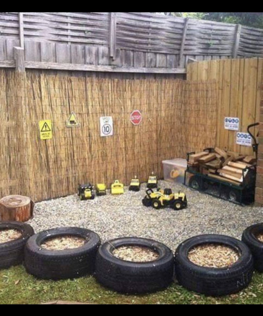 Детская площадка для дачи из покрышек