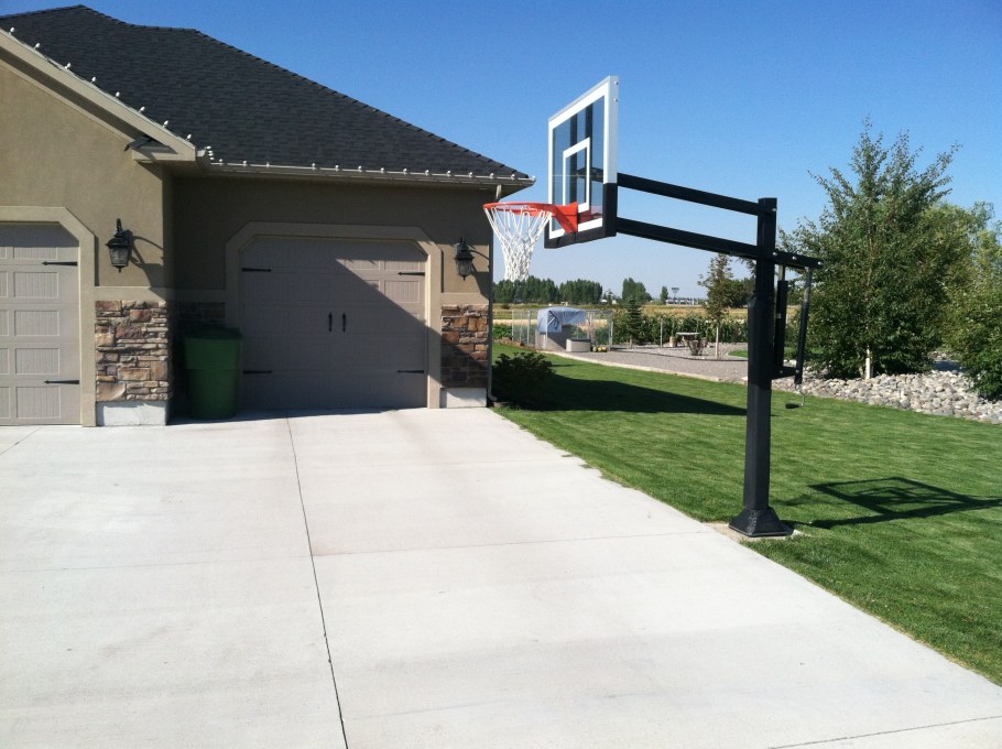 Баскетбольное кольцо на участке