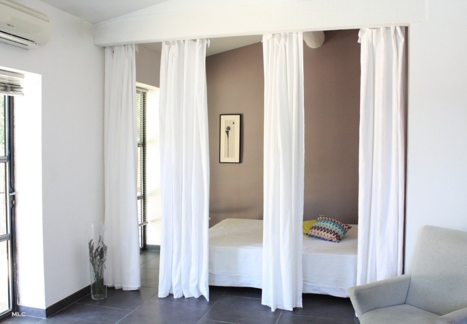 Зонирование шторами