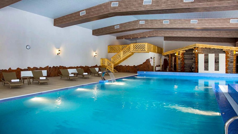 Бассейн бирюза Яблоновский