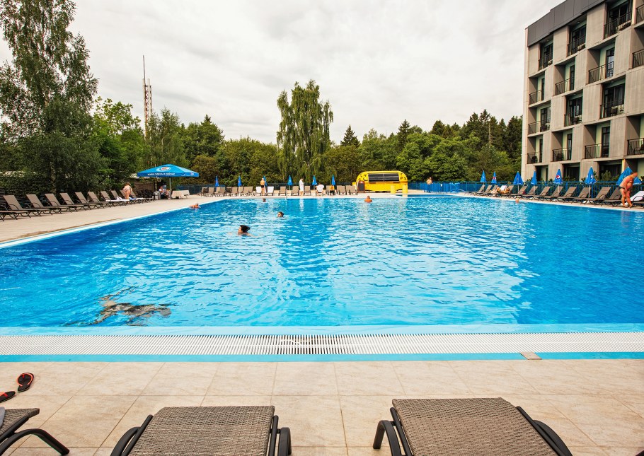 Свежий ветер бассейн