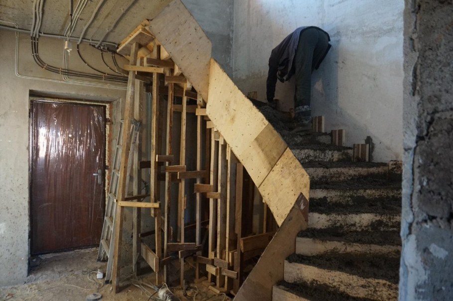 Черновая лестница на второй этаж