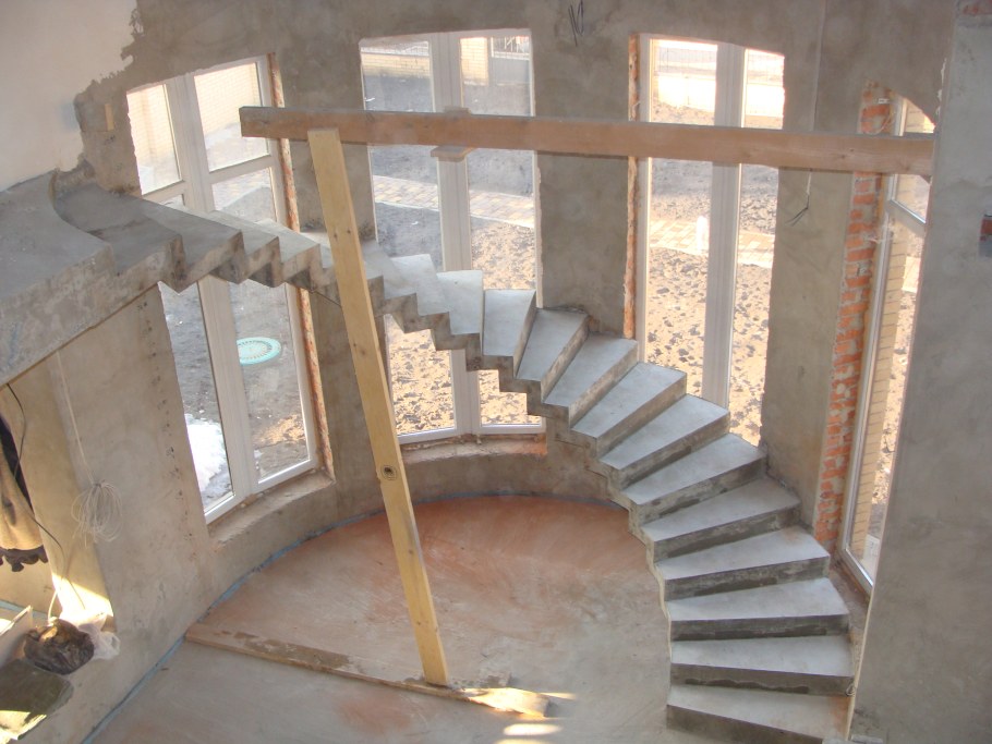 Черновая лестница