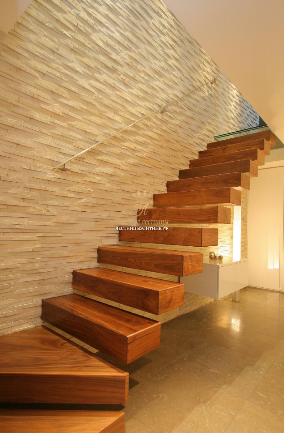 Ступени из кварцевого агломерата