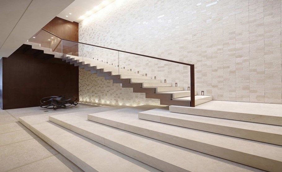 Консольная лестница из металла