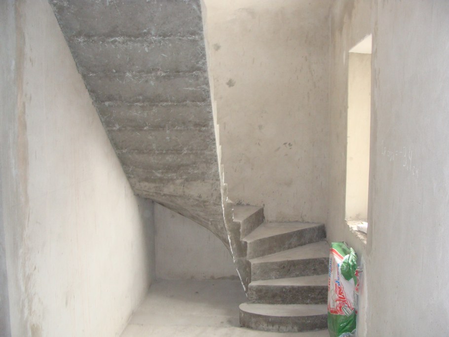 Бетонная лестница черновая