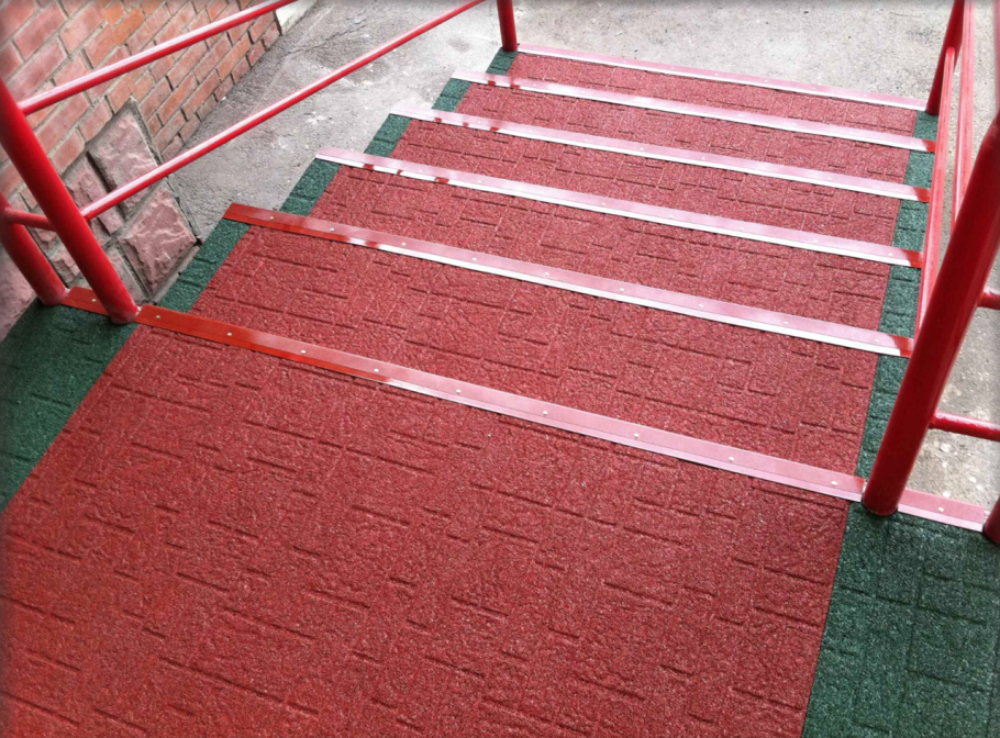 Резиновая плитка для крыльца