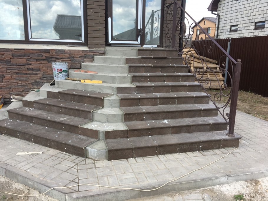 Полукруглое крыльцо