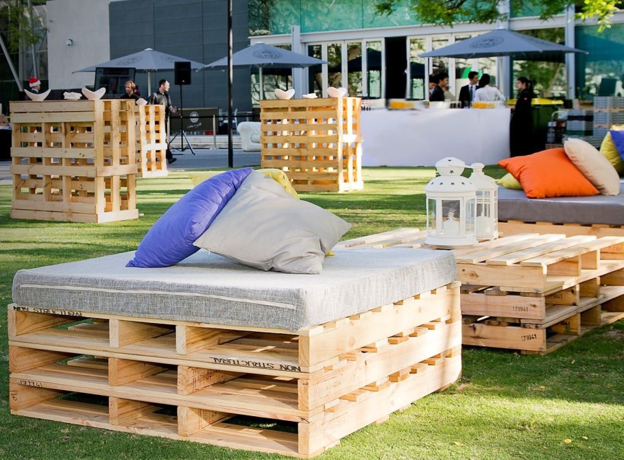 Мебель из поддонов для дачи