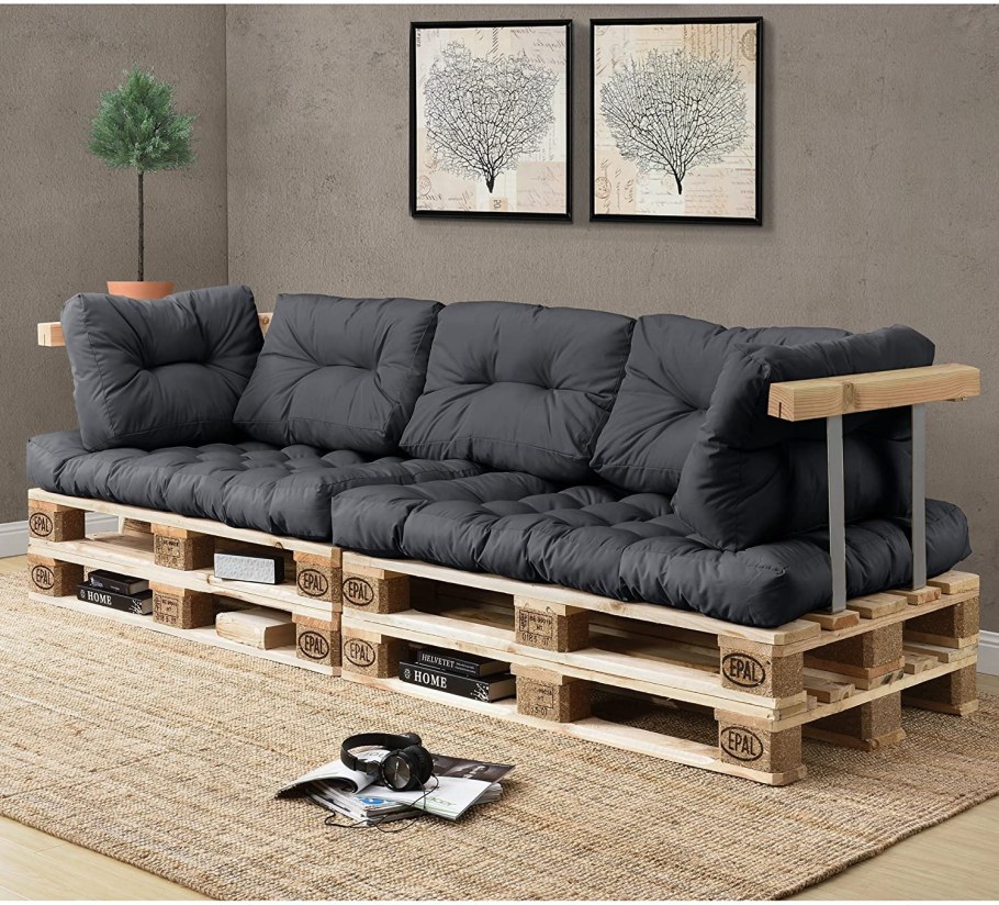 Кресло из поддонов