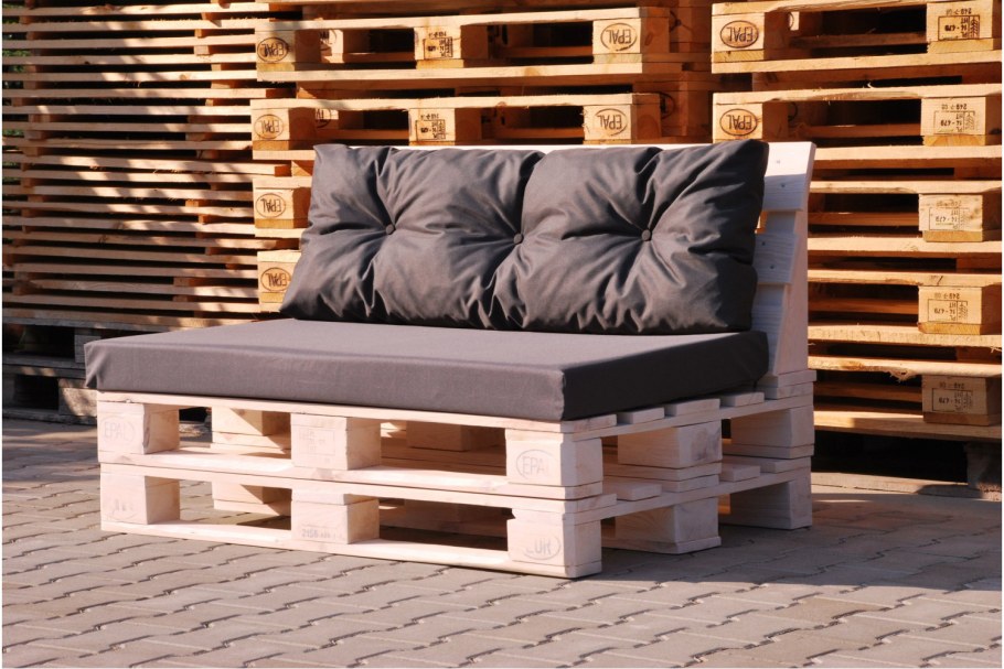 Мебель из поддонов для патио
