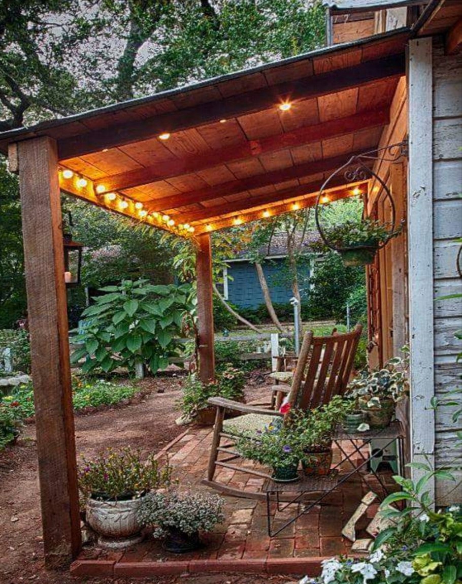 Навесы в саду на даче