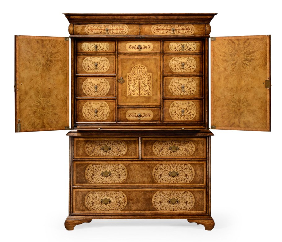 Комод с замком