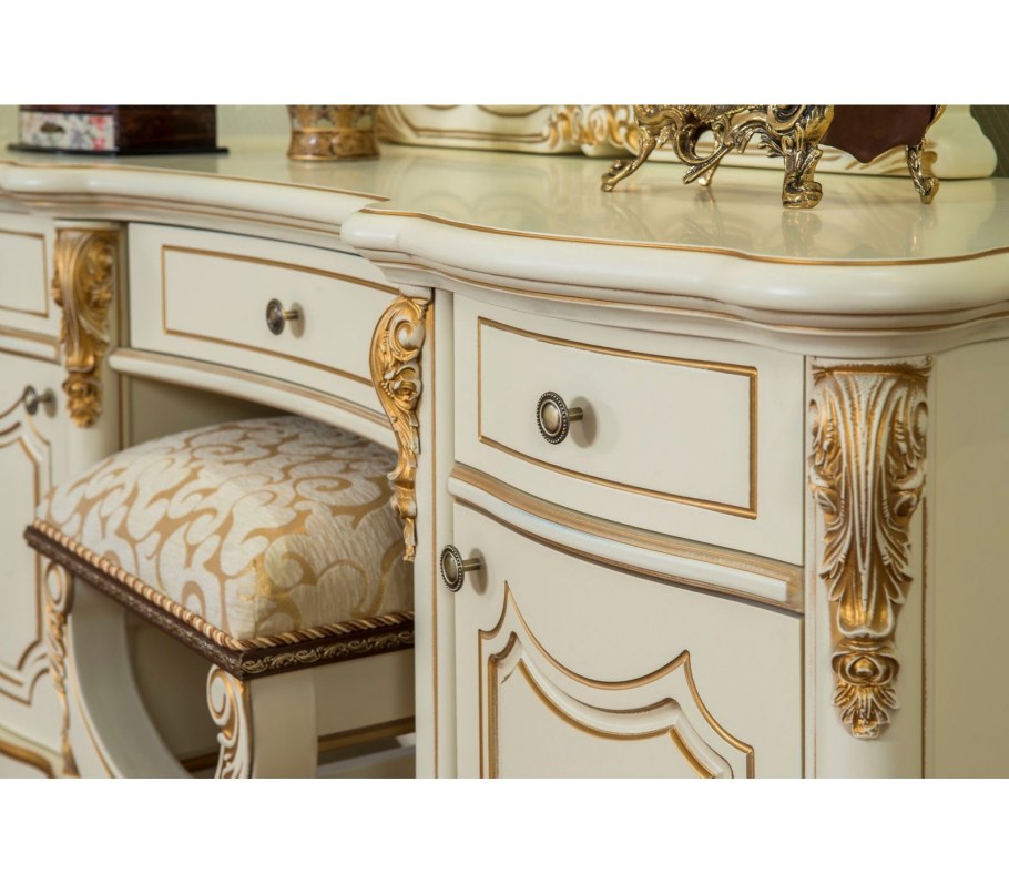 Туалетный столик под старину белый