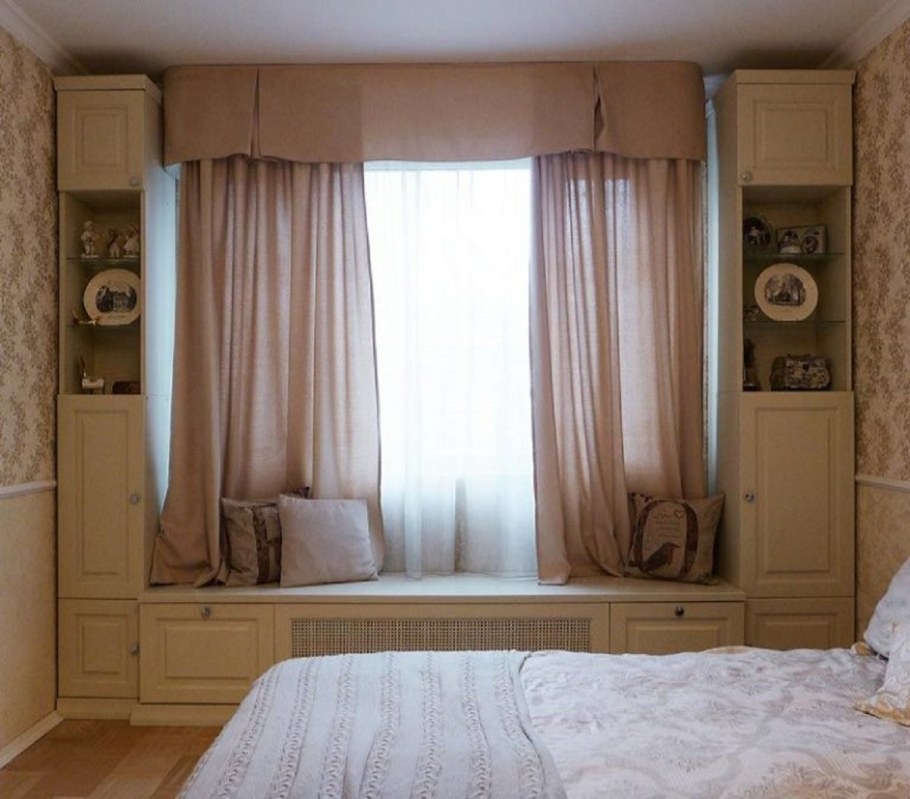 Подоконник в комнате