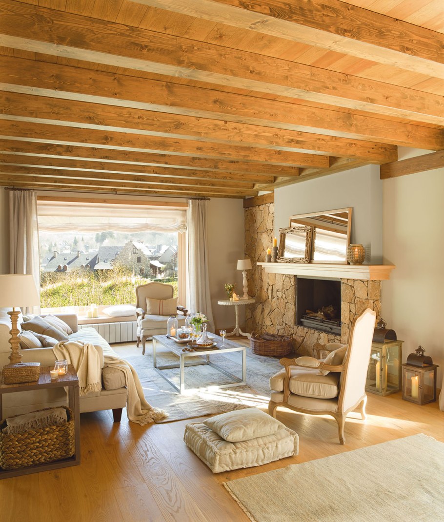 Гостиная в деревенском стиле в деревянном доме