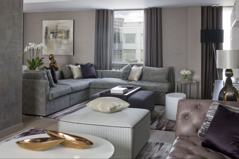 Гостиная с яркими акцентами