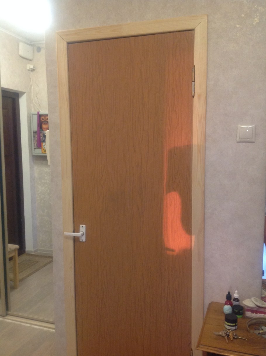 Межкомнатные двери самоклеющейся пленкой