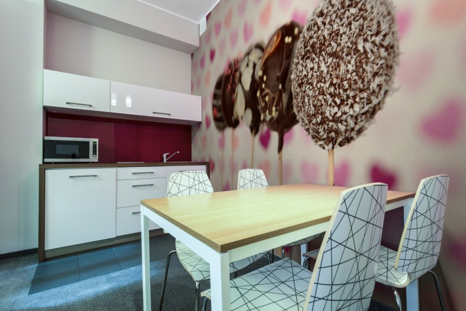 Фотообои на кухню бежевые