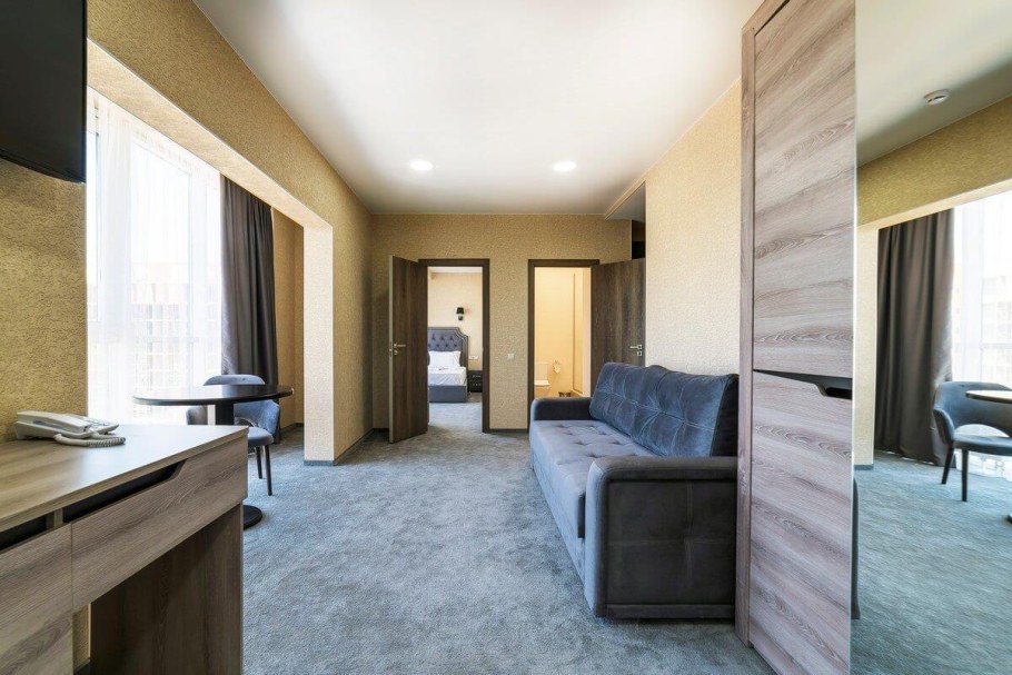 Роял Вуд синий кухня