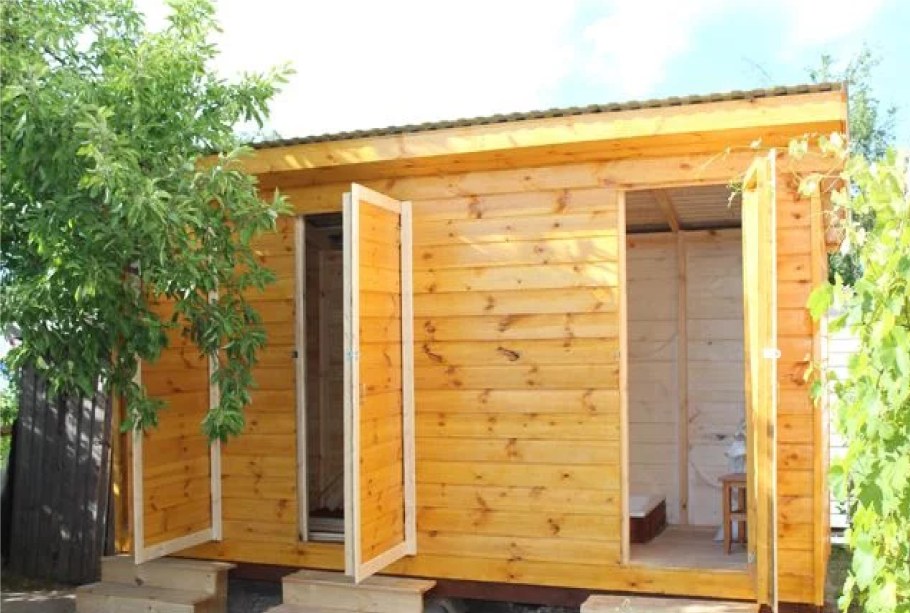 Угловой хозблок с душем и туалетом