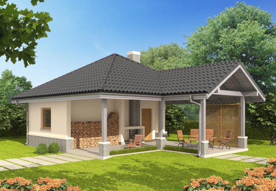 Баня из оцилиндрованного бревна с террасой и барбекю