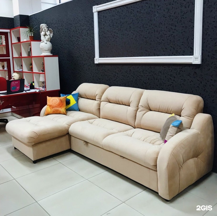 Светло коричневый диван