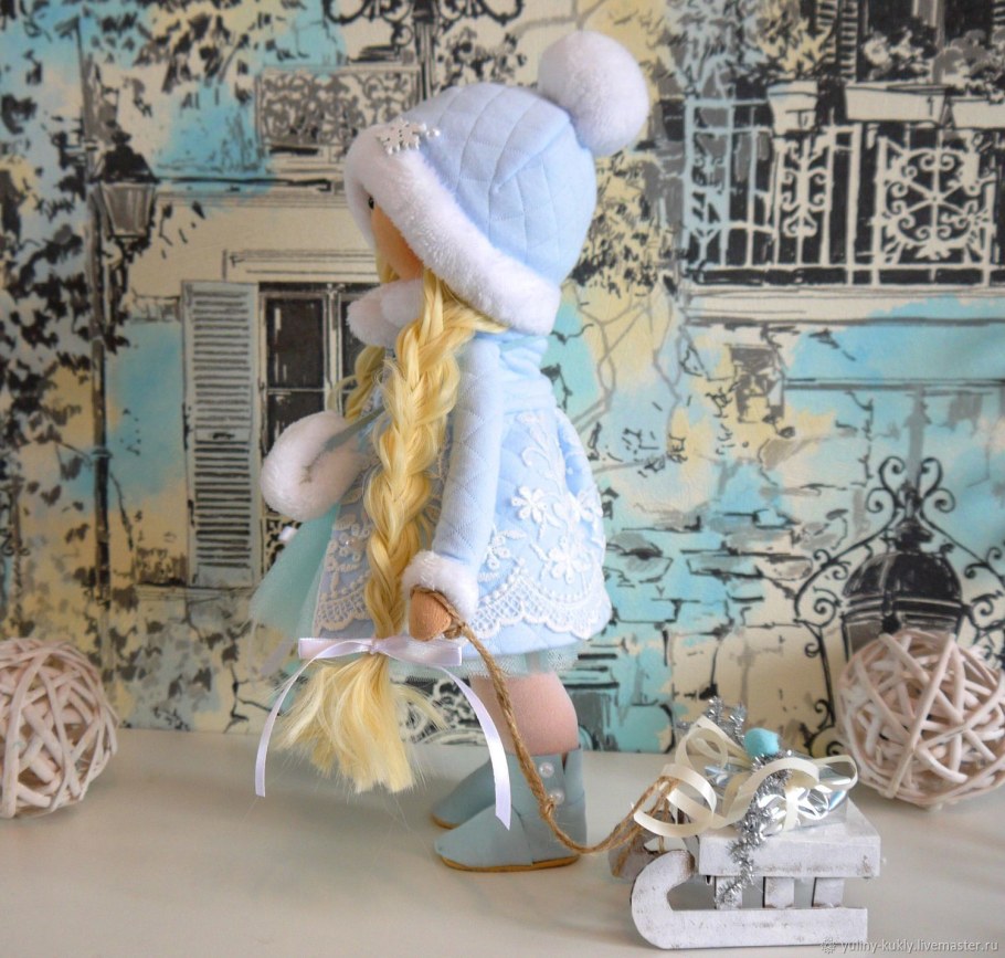 Снегурочка куколка из ткани