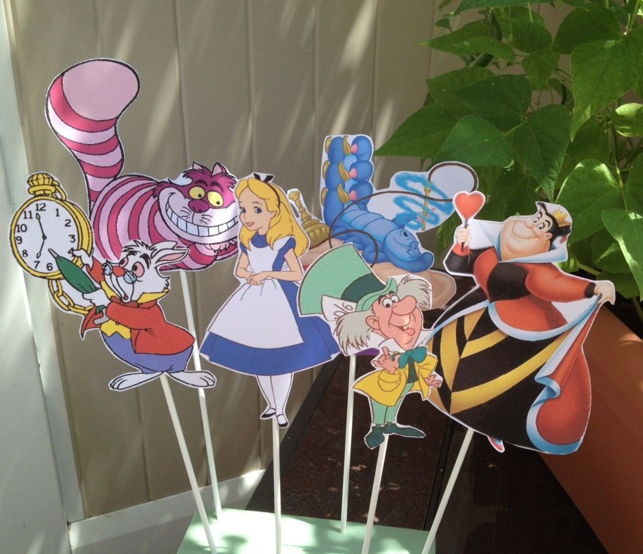 Алиса в стране чудес украшения