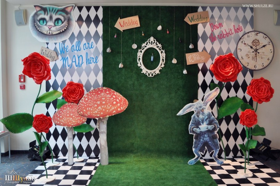 Алиса в стране чудес декорации