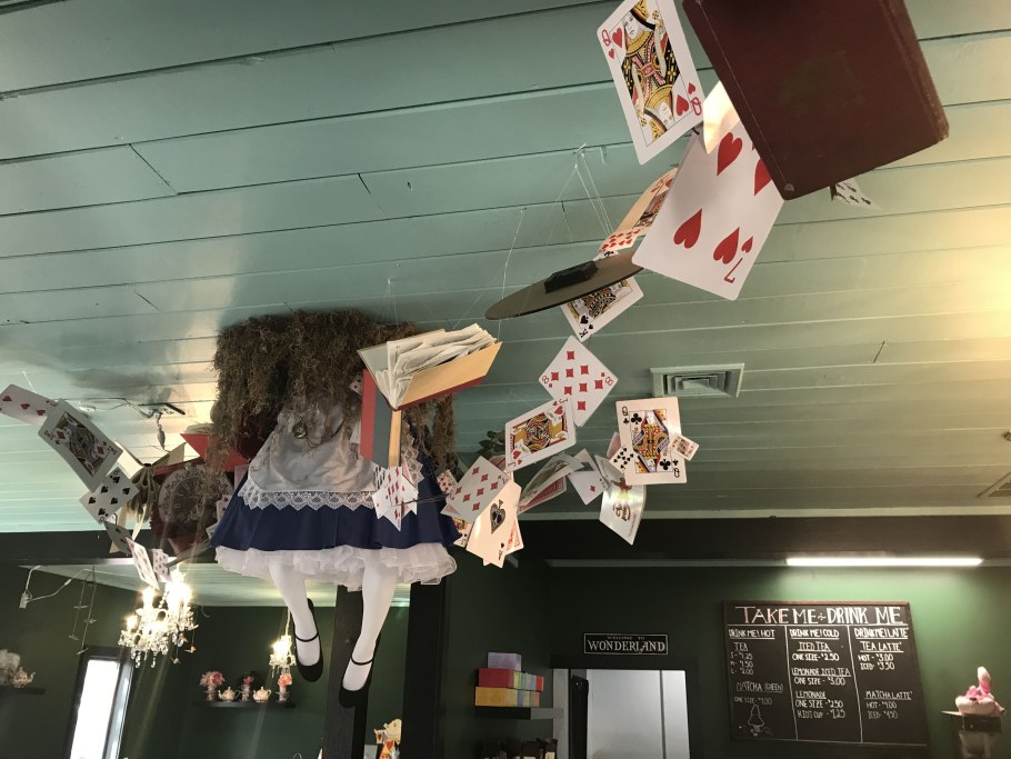 Новогодний класс в стиле Алиса в стране чудес