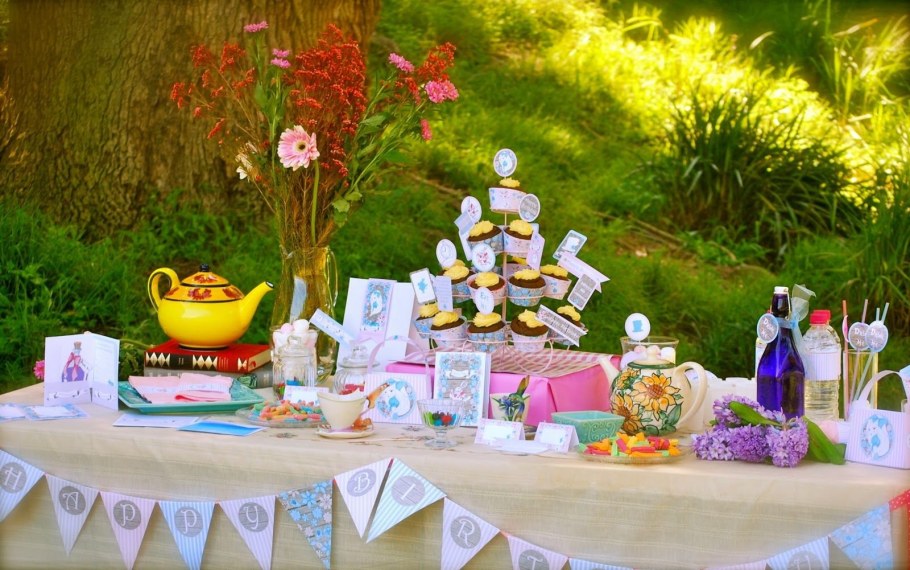 День рождения в стиле Алиса в стране чудес