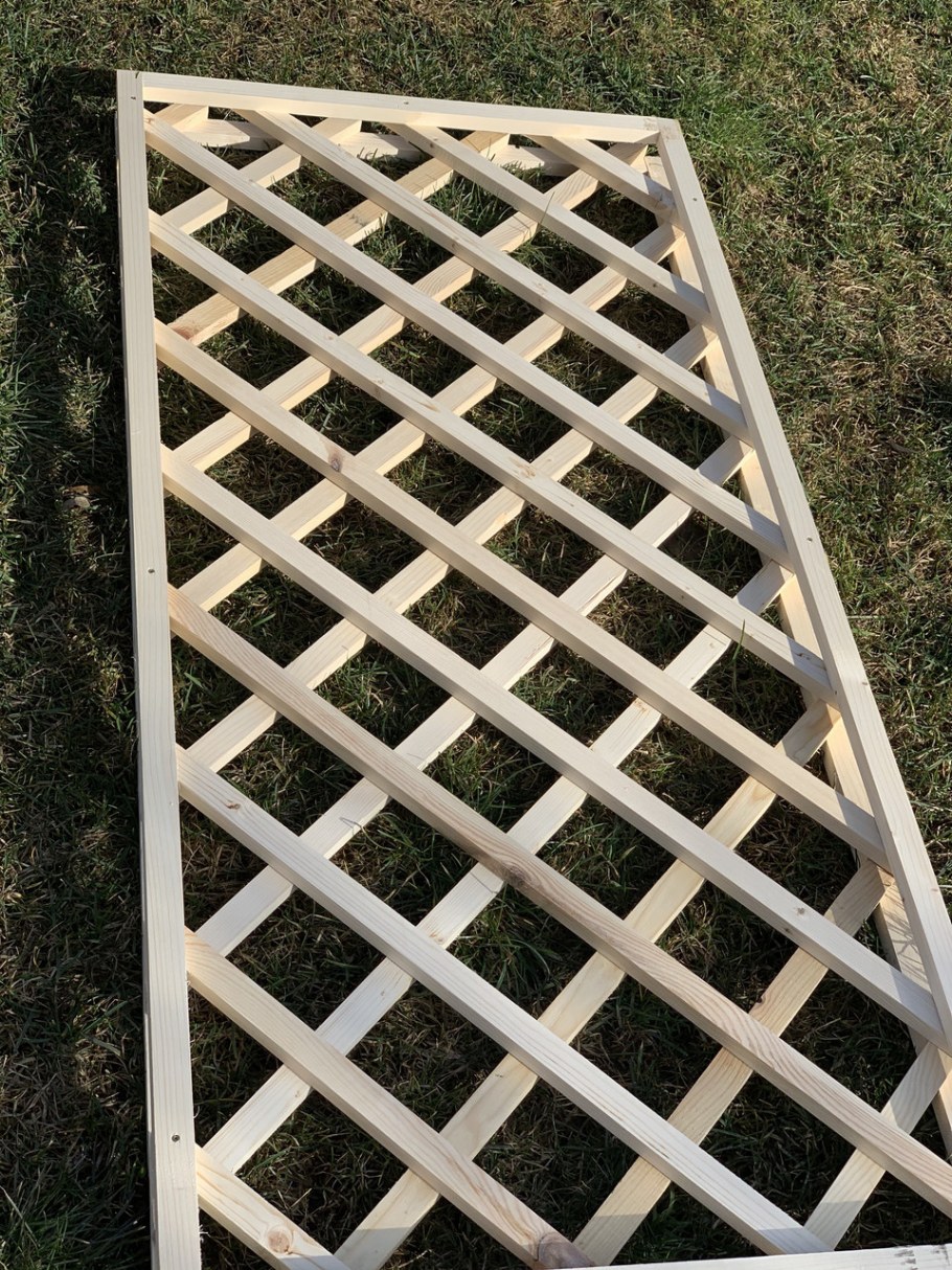 Деревянная обрешетка для беседки