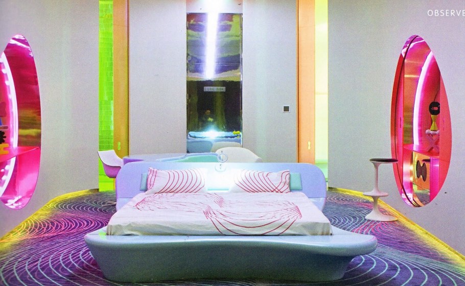 Футуристическая комната для девочек