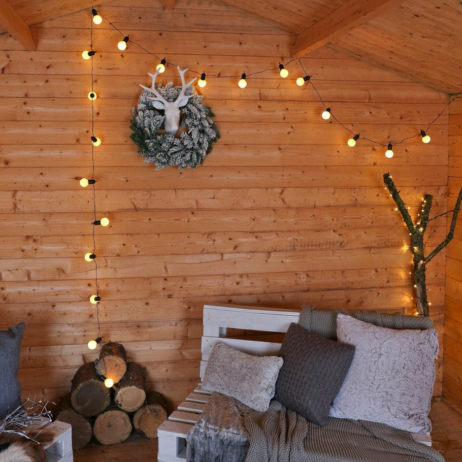 Гирлянда в комнате