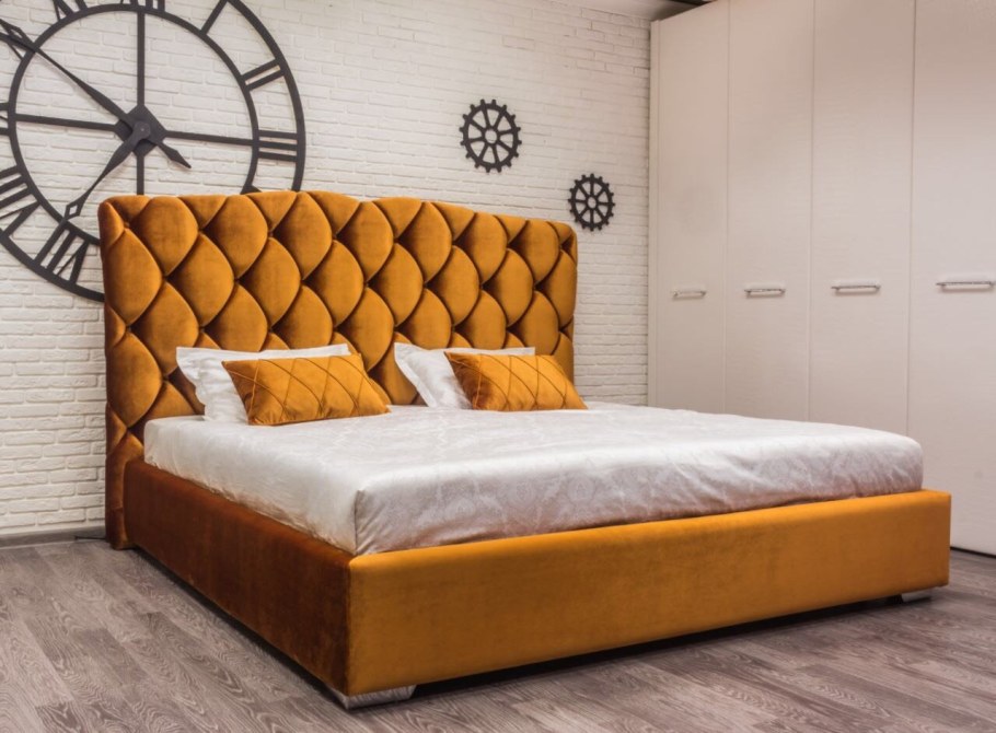 Диван-кровать с каретной стяжкой "Valencia"