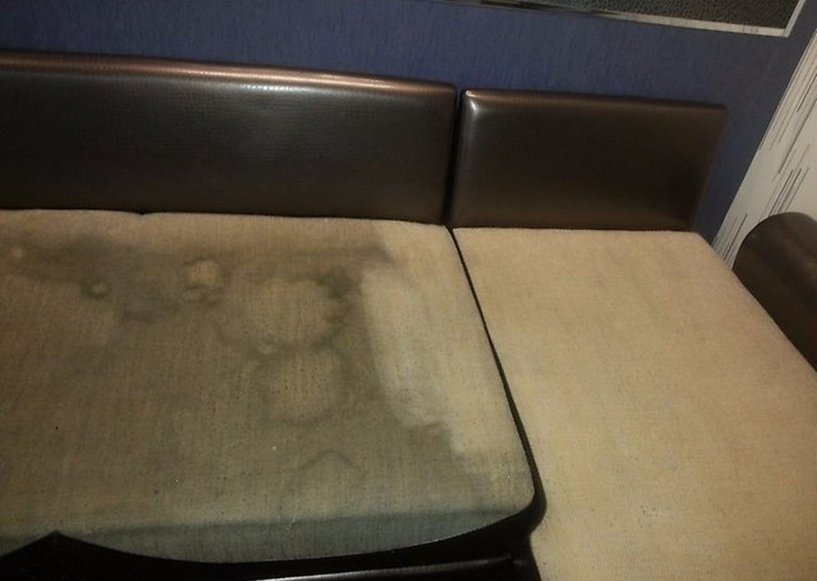 Грязный диван