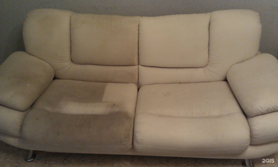 Грязный и чистый диван